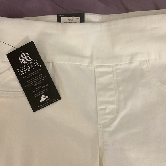 👖⚪️Rock & Republic Jeans - White - Stretch Pull-On Denim - Size 12 - Picture 6 of 7